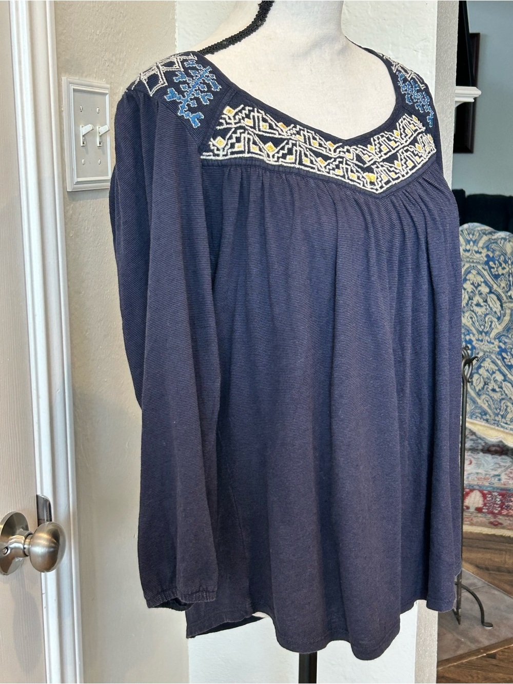 Lucky Brand Navy Embroidered Yoke Tunic Top Size Large Cotton Blend 3/4 Sleeve - Picture 4 of 16